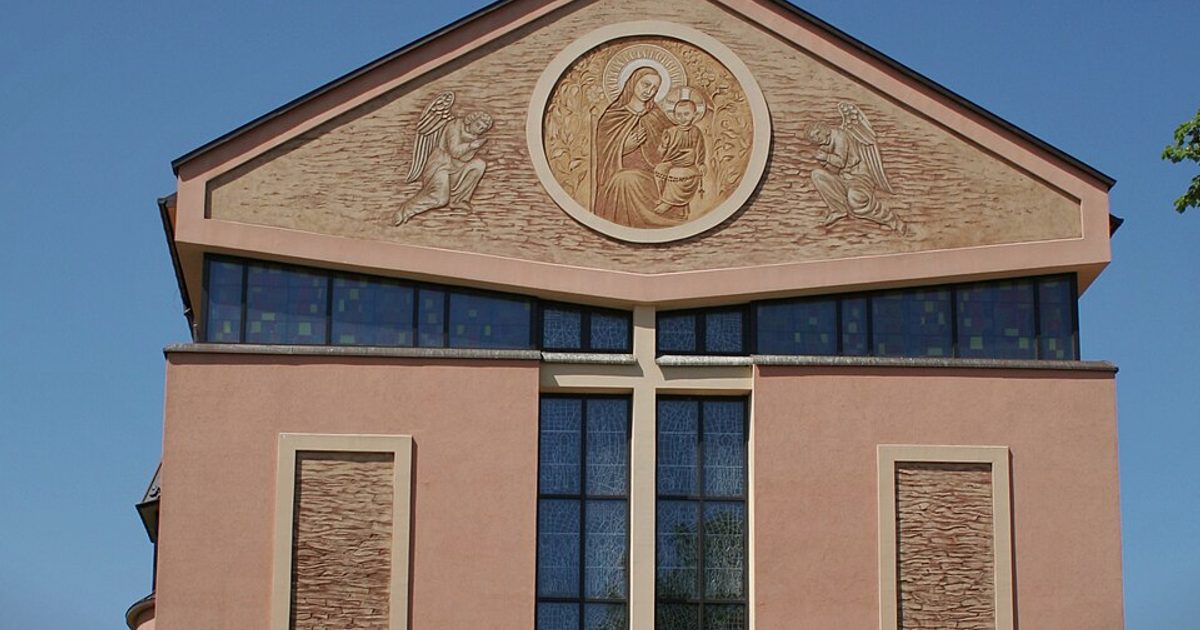 Kościół parafii Kościół św. Wawrzyńca w Sochaczew — zdjęcie