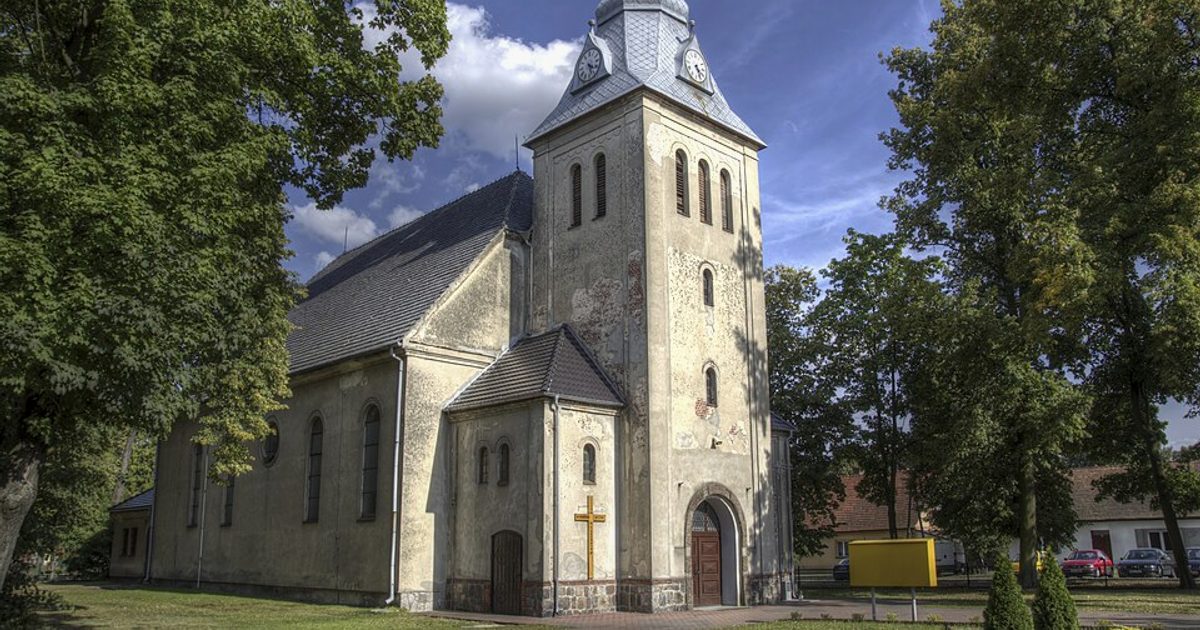 Kościół parafii Kościół św. Wojciecha w Boruja Kościelna — zdjęcie