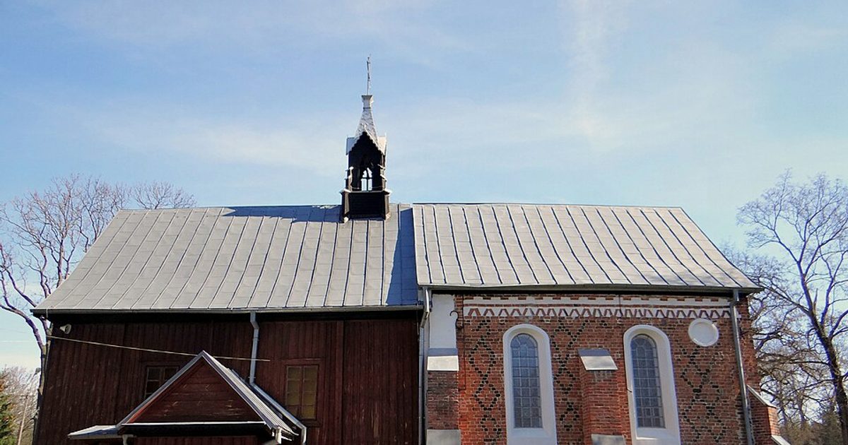 Relikwie świętych — Kościół św. Wojciecha, Malużyn. Zdjęcie: Wikimedia Commons.