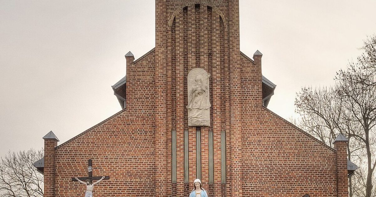 Kościół parafii Kościół św. Wojciecha w Nowodwór — zdjęcie