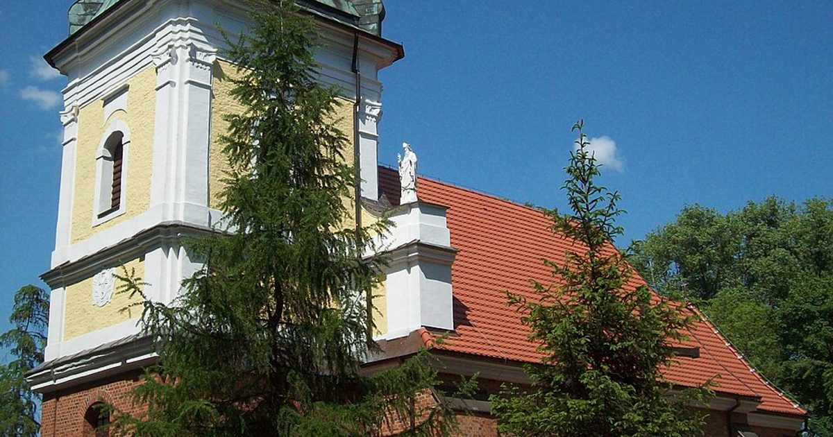 Kościół parafii Kościół Świętego Krzyża w Bieganowo — zdjęcie