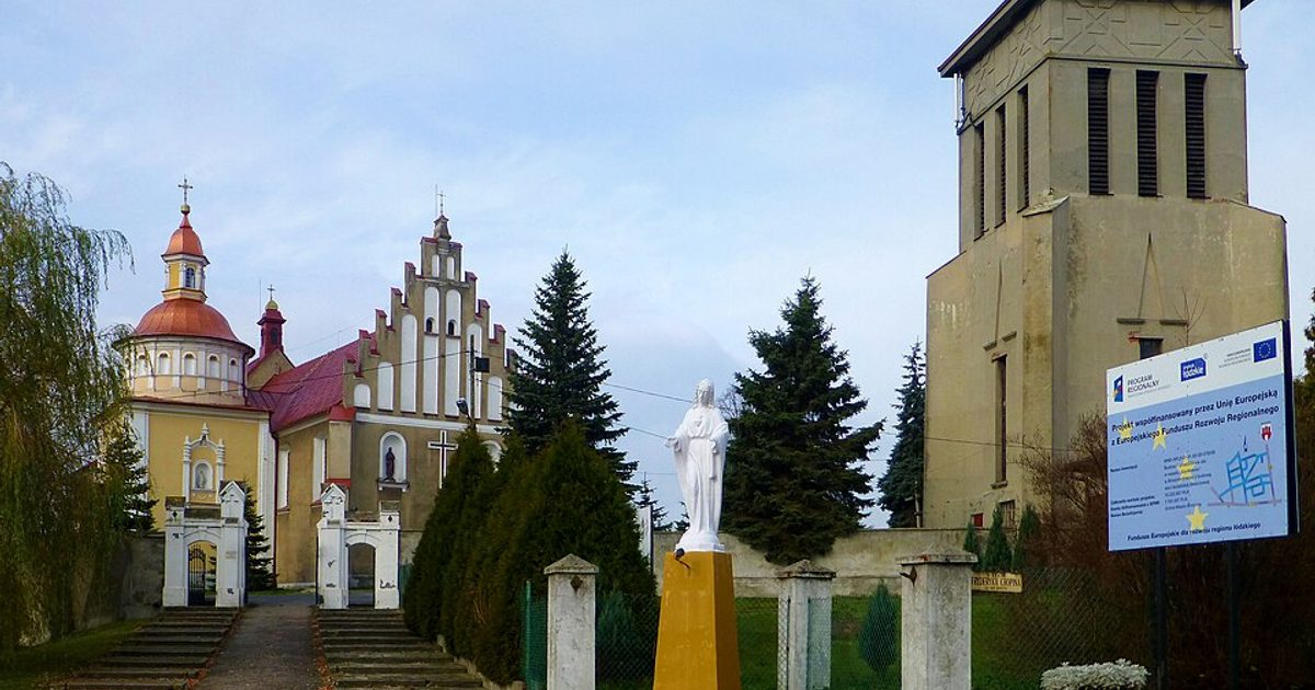 Kościół parafii Kościół Świętego Krzyża w Brzeziny — zdjęcie