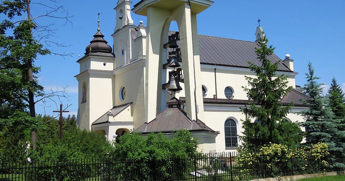 Kościół parafii Kościół Świętej Rodziny w Jaktorów — zdjęcie