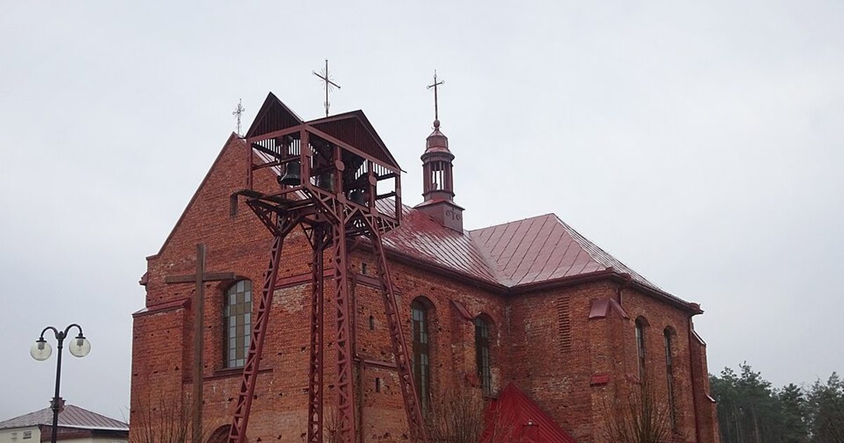 Kościół parafii Kościół Świętej Trójcy w Chotcza Dolna — zdjęcie