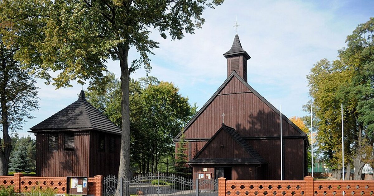 Kościół parafii Kościół Świętej Trójcy w Chynów — zdjęcie