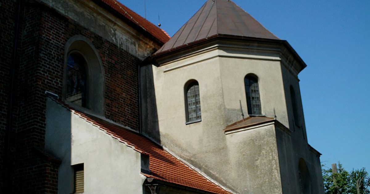 Kościół parafii Kościół Świętej Trójcy w Nowe Miasto nad Wartą — zdjęcie