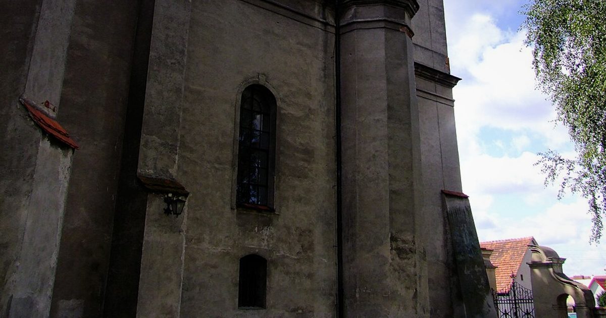 Kościół parafii Kościół Świętej Trójcy w Osieczna — zdjęcie