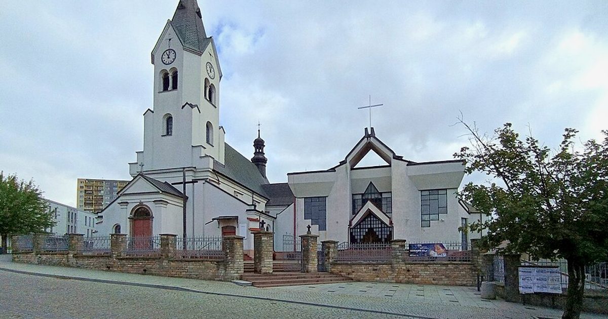 Kościół parafii Kościół Świętej Trójcy w Starachowice — zdjęcie