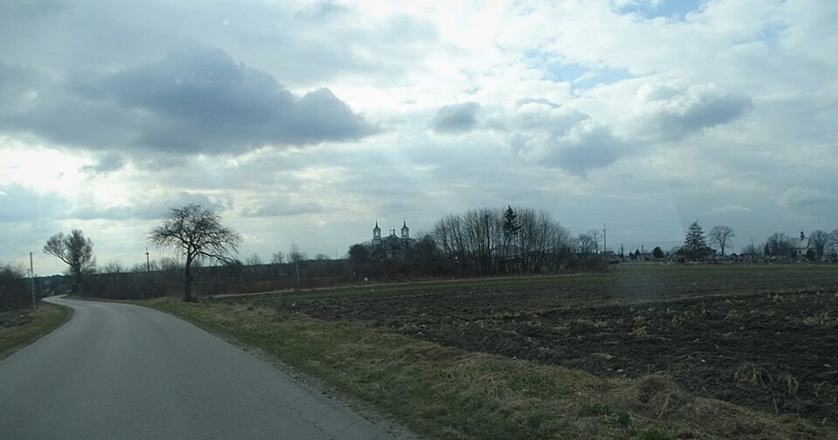 Dzieła sztuki sakralnej — Kościół Świętej Trójcy, Tarłów. Zdjęcie: Wikimedia Commons.