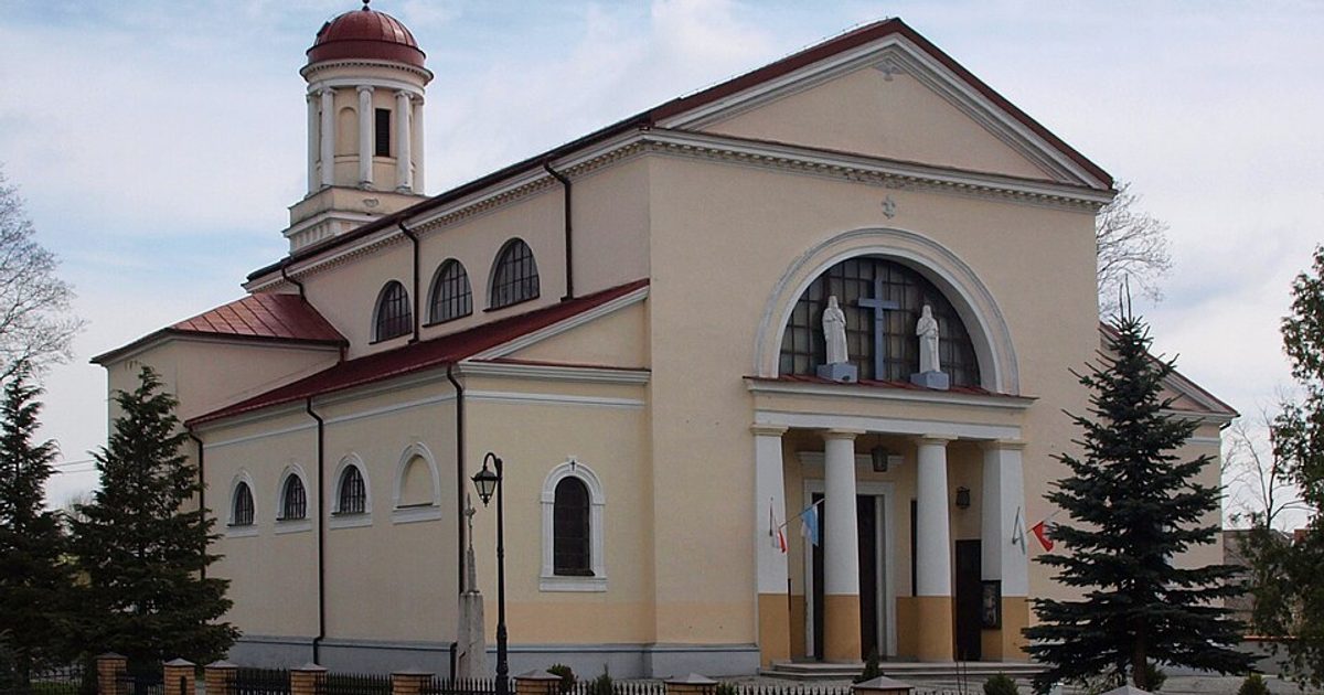 Kościół parafii Kościół Trójcy Przenajświętszej w Raczki — zdjęcie