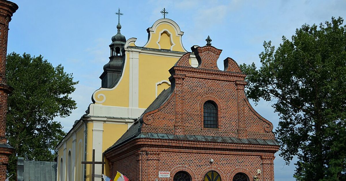 Dzieła sztuki sakralnej — Kościół Trójcy Świętej, Dobrów. Zdjęcie: Wikimedia Commons.