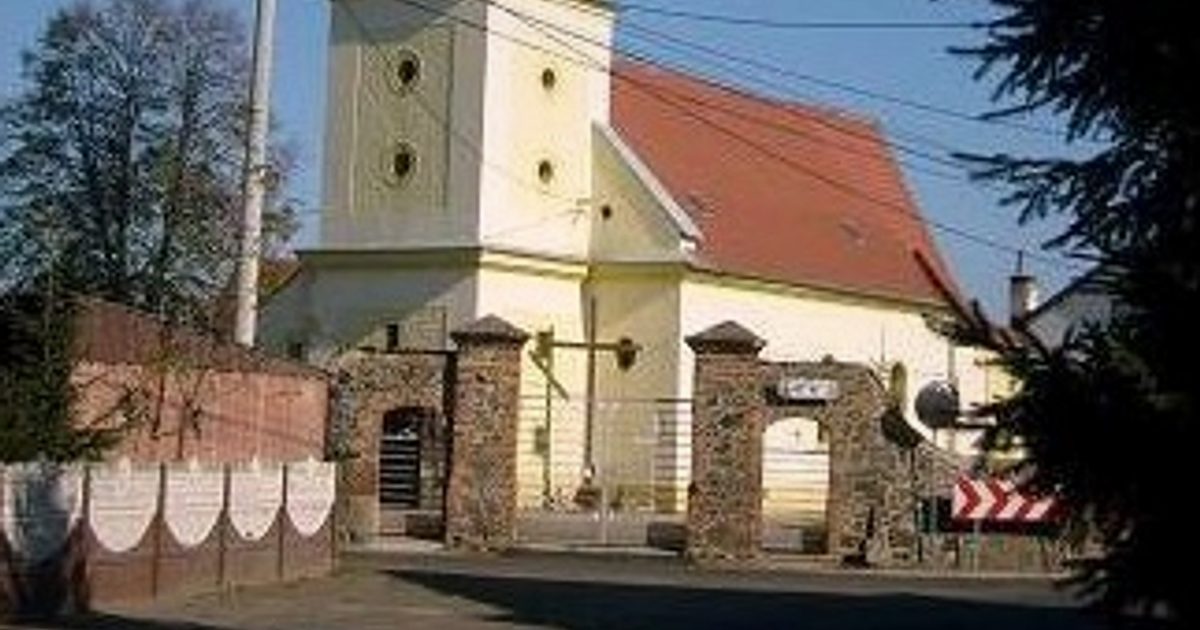 Kościół parafii Kościół Trójcy Świętej w Gracze — zdjęcie