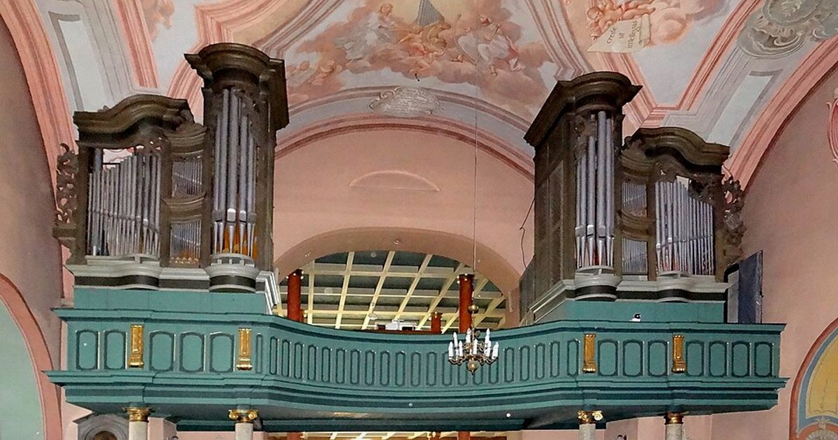 Kościół parafii Kościół Trójcy Świętej w Jędrzejów — zdjęcie