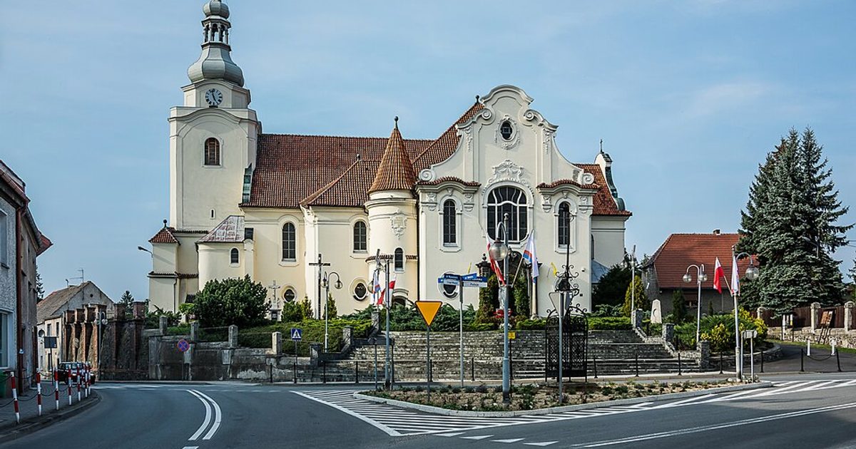 Kościół parafii Kościół Trójcy Świętej w Korfantów — zdjęcie