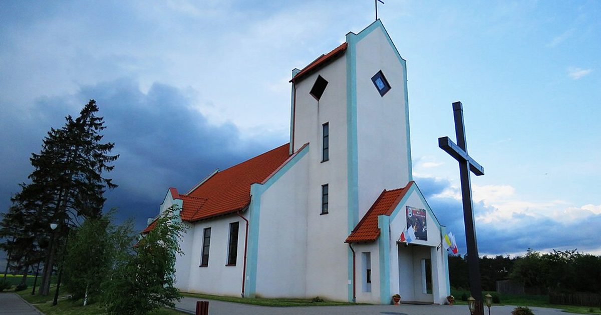 Kościół parafii Kościół Trójcy Świętej w Krotoszyny — zdjęcie