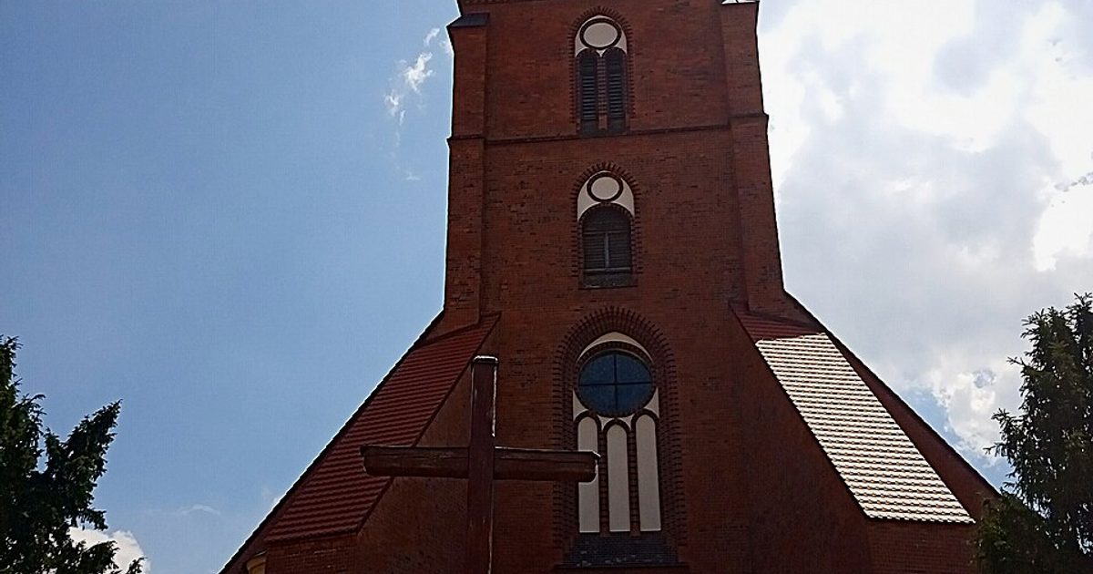 Kościół parafii Kościół Trójcy Świętej w Żmigród — zdjęcie