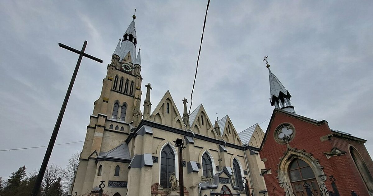 Kościół parafii Kościół Wniebowzięcia NMP w Branice — zdjęcie