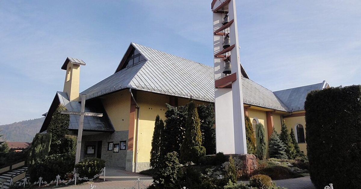 Kościół parafii Kościół Wniebowzięcia NMP w Bystra — zdjęcie