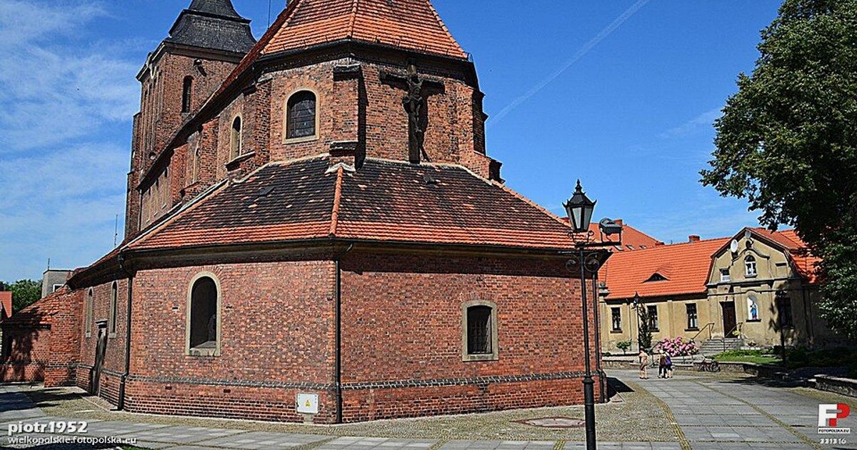 Kościół parafii Kościół Wniebowzięcia NMP i św. Stanisława BM w Września — zdjęcie