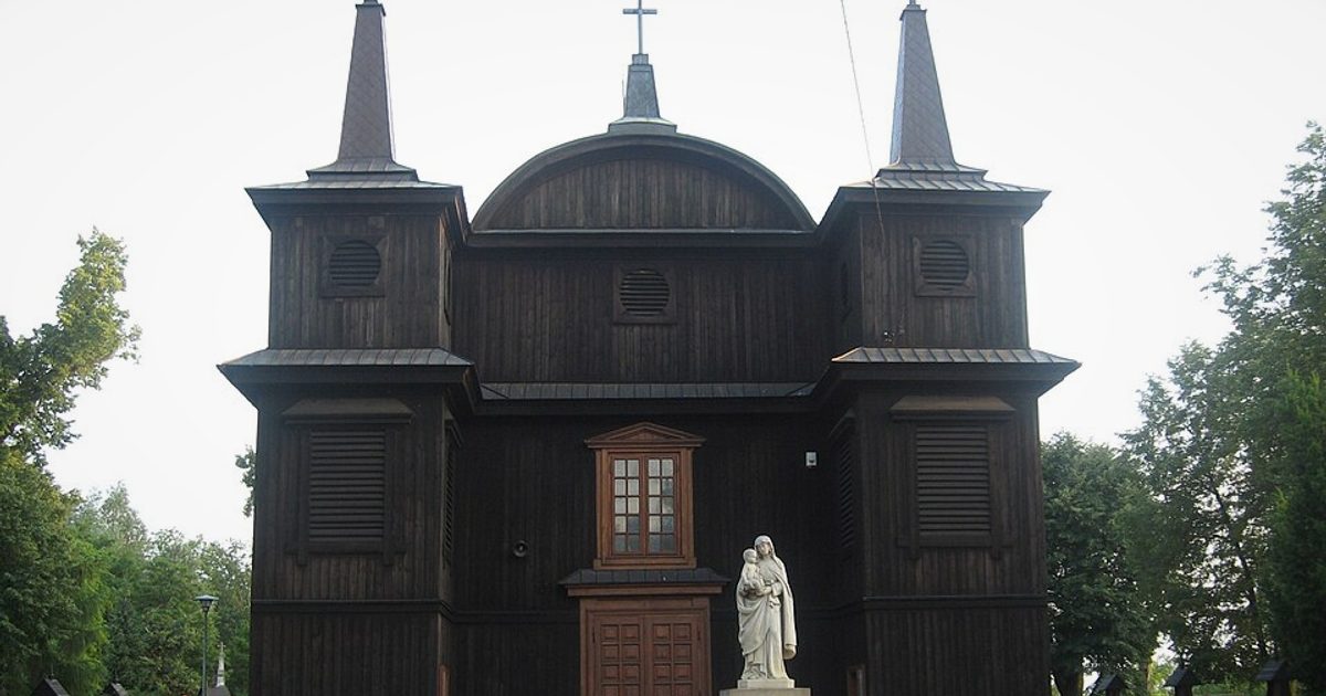 Kościół parafii Kościół Wniebowzięcia NMP w Kampinos — zdjęcie