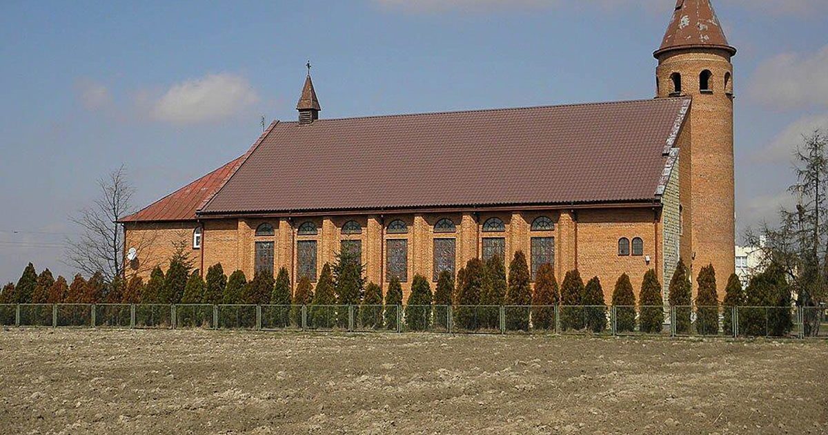 Kościół parafii Kościół Wniebowzięcia NMP w Makowiec — zdjęcie