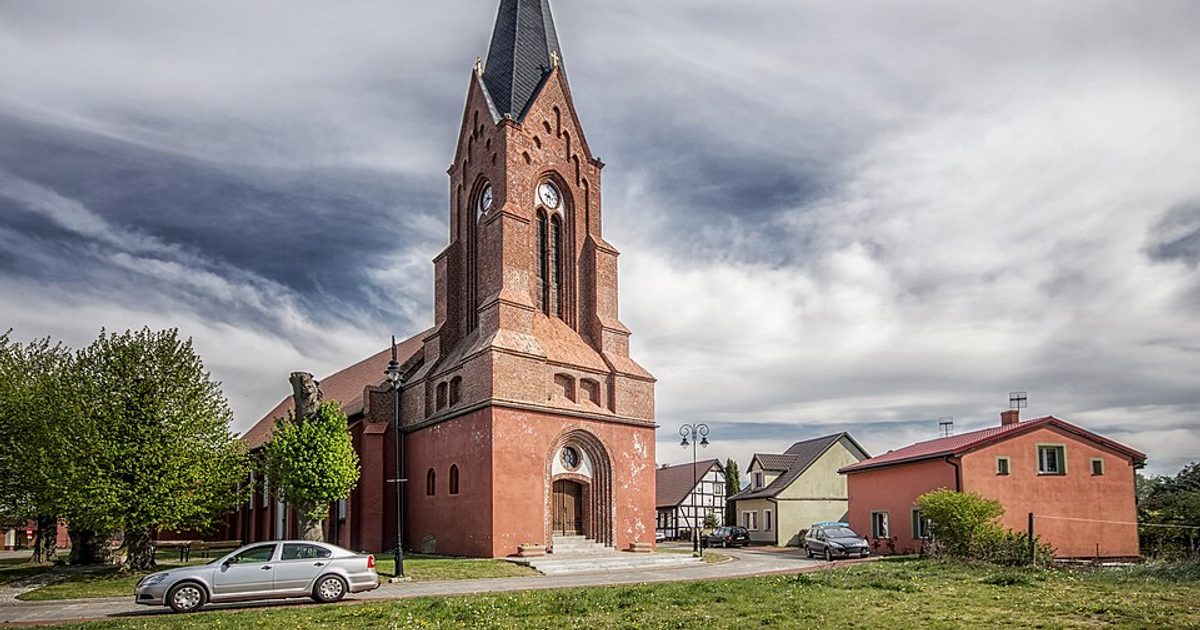 Dzieła sztuki sakralnej — Kościół Wniebowzięcia NMP, Nowe Warpno. Zdjęcie: Wikimedia Commons.