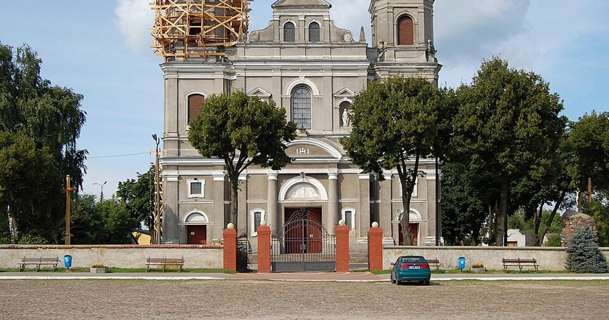 Kościół parafii Kościół Wniebowzięcia NMP w Parysów — zdjęcie