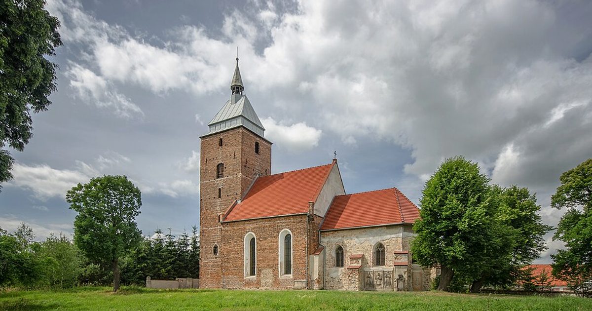Kościół parafii Kościół Wniebowzięcia NMP w Rosochata — zdjęcie