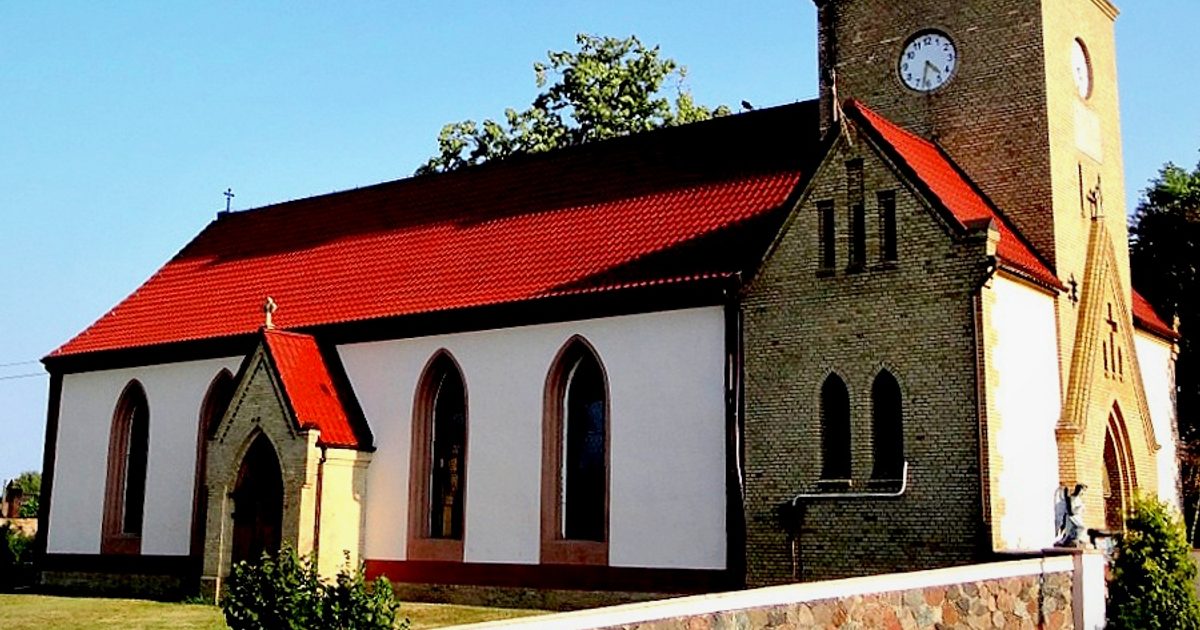 Kościół parafii Kościół Wniebowzięcia NMP w Sarbinowo — zdjęcie