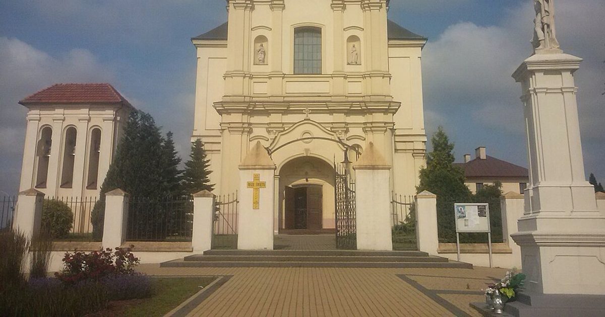 Kościół parafii Kościół Wniebowzięcia NMP w Sieniawa — zdjęcie