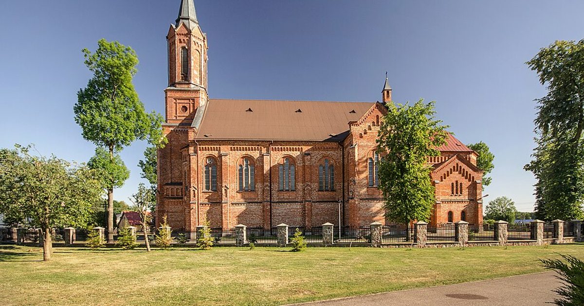 Kościół parafii Kościół Wniebowzięcia NMP w Śniadowo — zdjęcie
