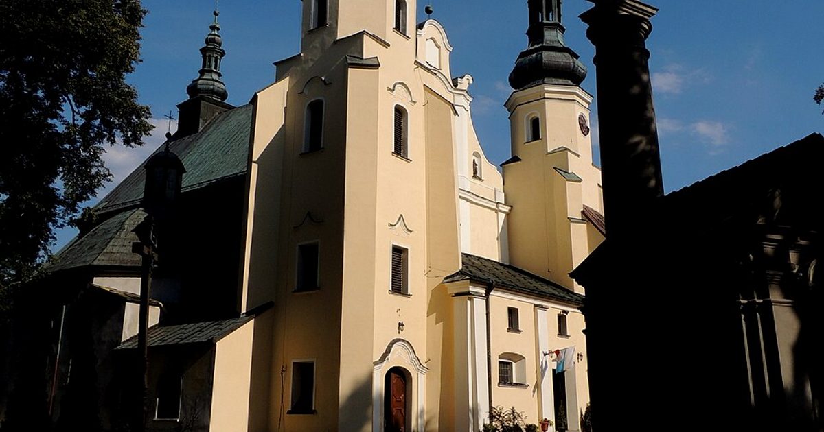 Kościół parafii Kościół Wniebowzięcia NMP w Warta — zdjęcie