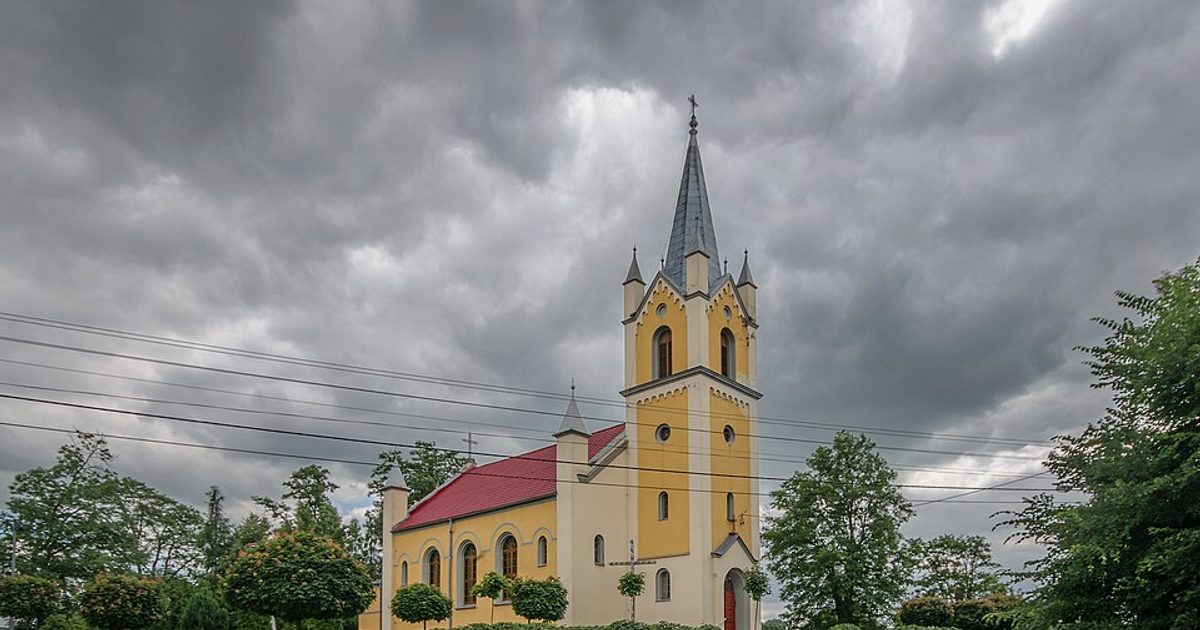 Kościół parafii Kościół Wszystkich Świętych w Głuszyna — zdjęcie