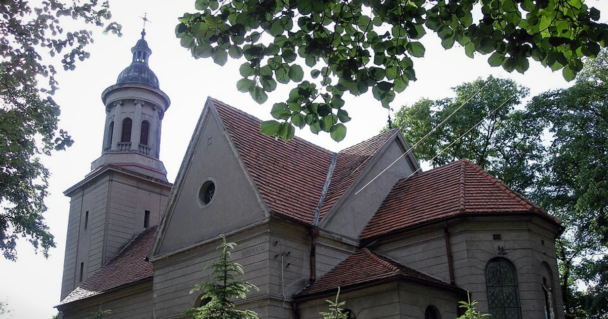 Kościół parafii Kościół Wszystkich Świętych i św. Rocha w Gorzyce — zdjęcie