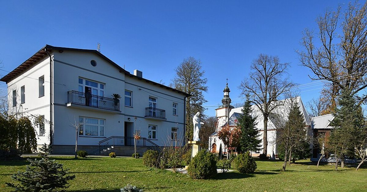 Kościół parafii Kościół Wszystkich Świętych w Iwonicz — zdjęcie