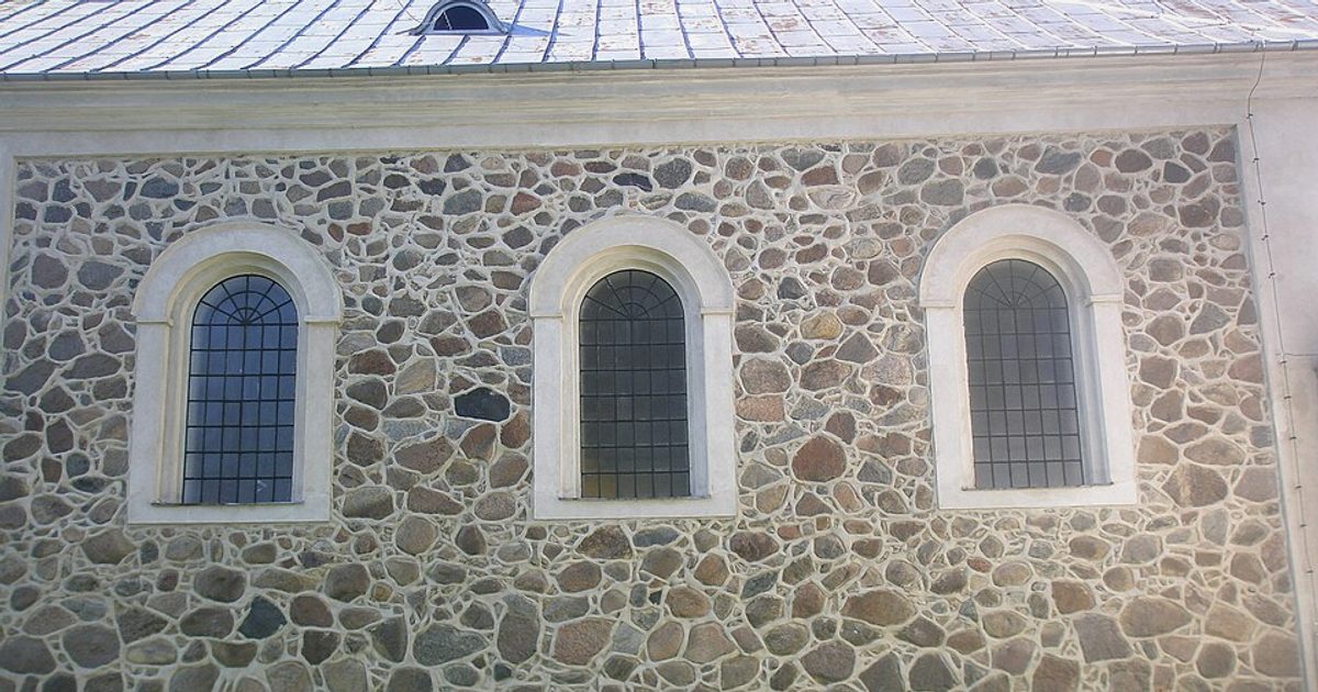 Kościół parafii Kościół Wszystkich Świętych w Krzynowłoga Wielka — zdjęcie