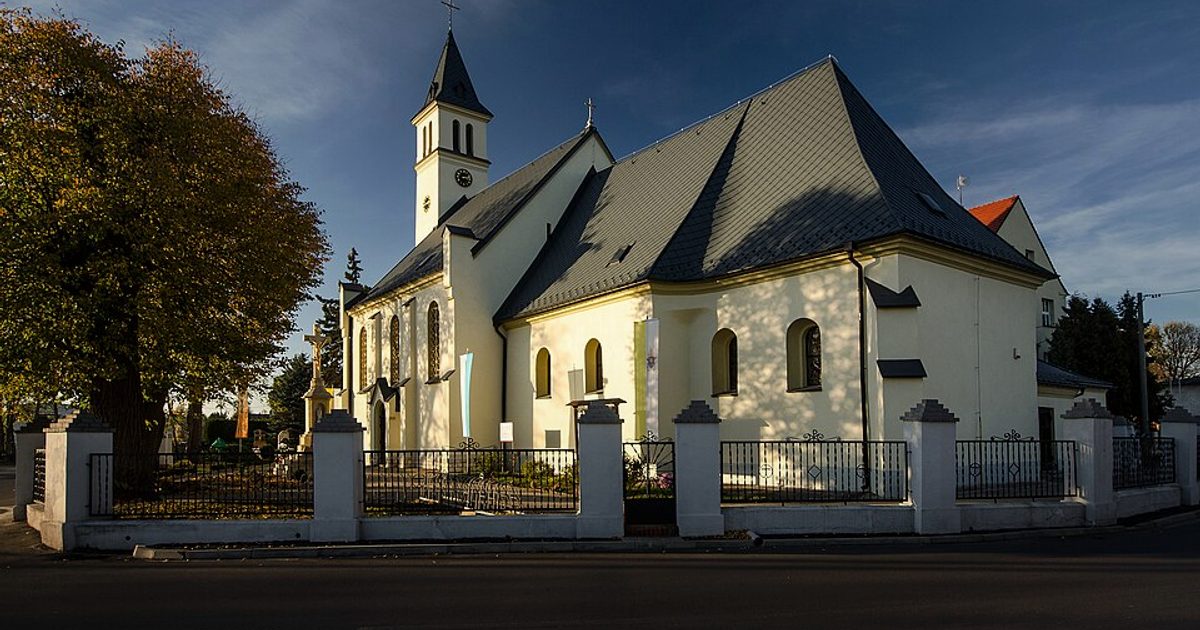 Kościół parafii Kościół Wszystkich Świętych w Raszowa — zdjęcie