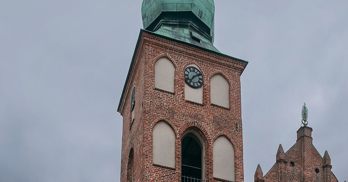 Kościół parafii Kościół Wszystkich Świętych w Sieradz — zdjęcie