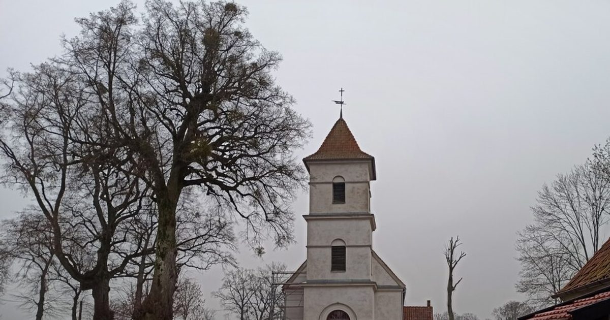 Kościół parafii Kościół Wszystkich Świętych w Wielkie Wierzno — zdjęcie