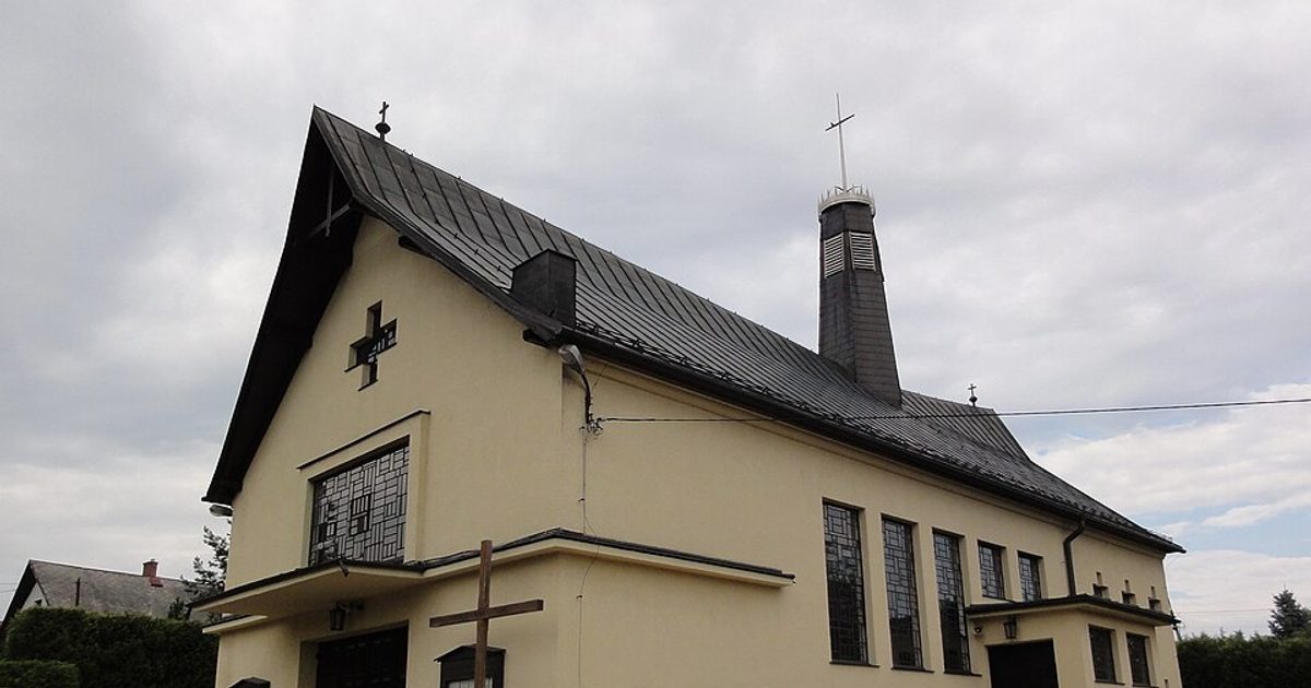 Kościół parafii Kościół Wszystkich Świętych w Zarzecze — zdjęcie