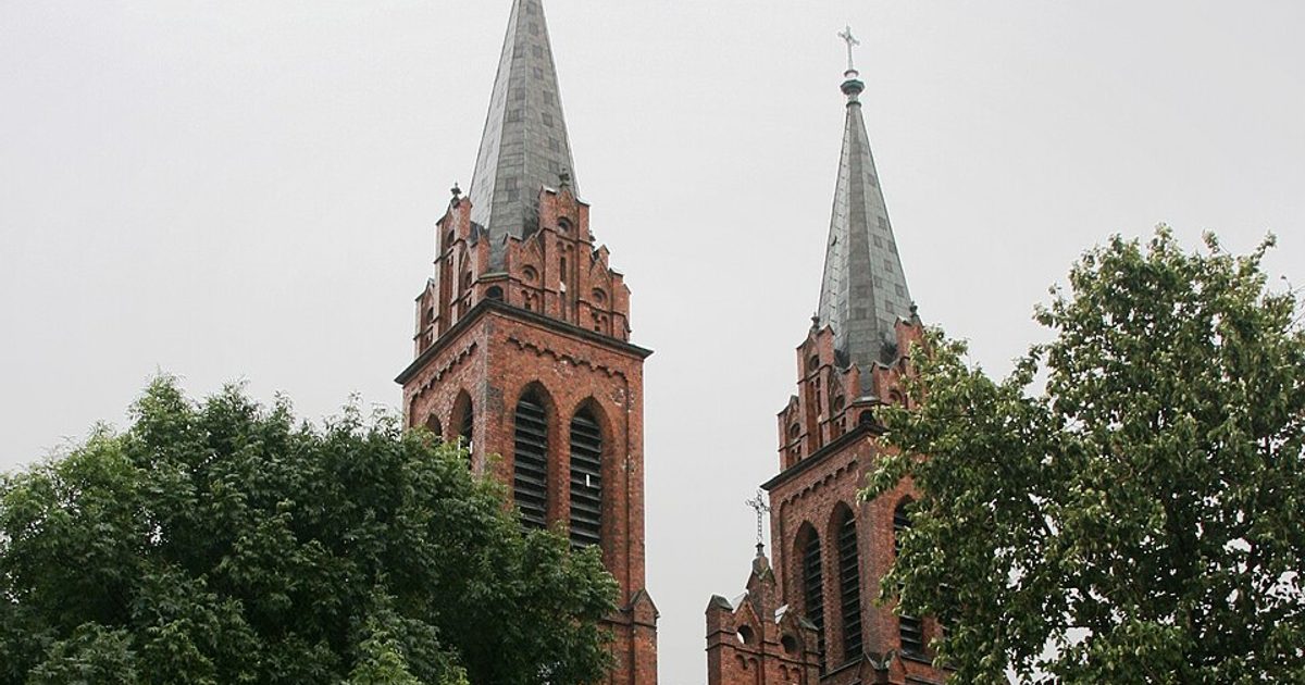 Kościół parafii Kościół Wszystkich Świętych w Złaków Kościelny — zdjęcie