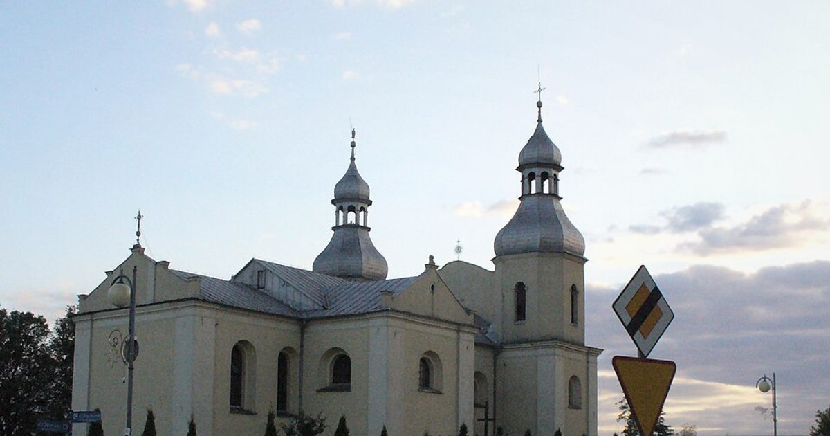 Kościół parafii Kościół Zesłania Ducha Świętego w Wieruszów — zdjęcie