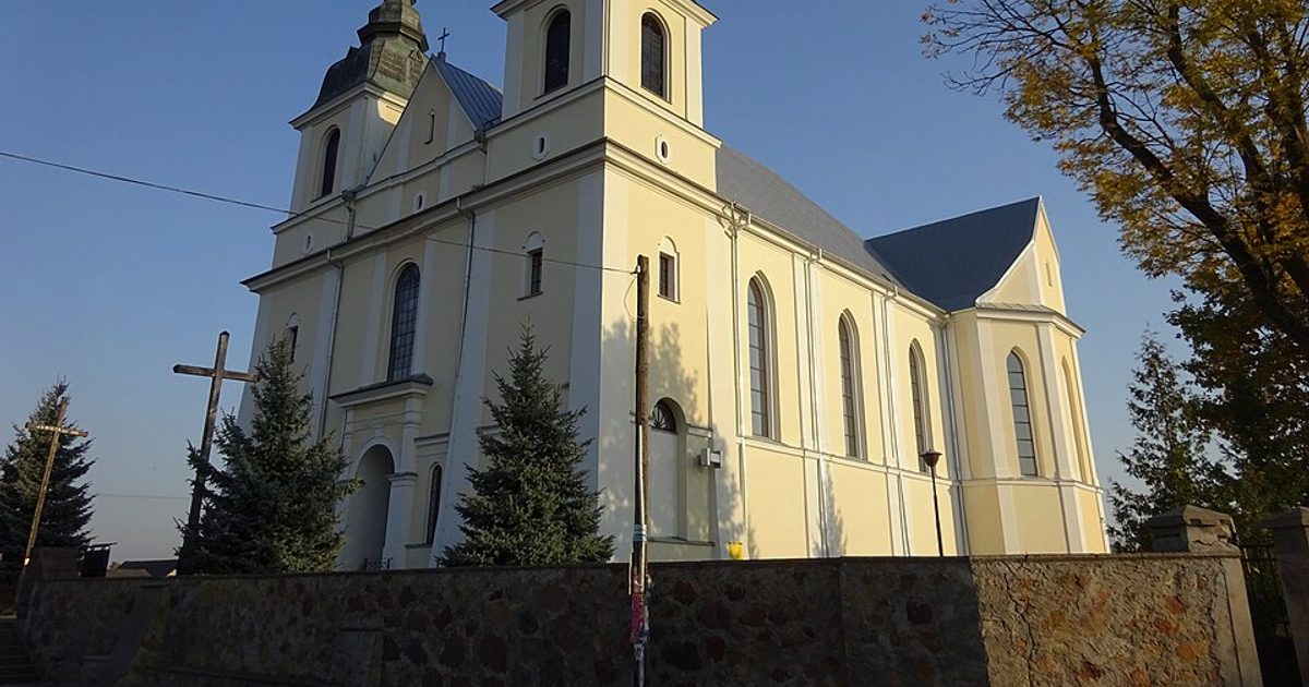Kościół parafii Kościół Znalezienia Krzyża Świętego w Mały Płock — zdjęcie