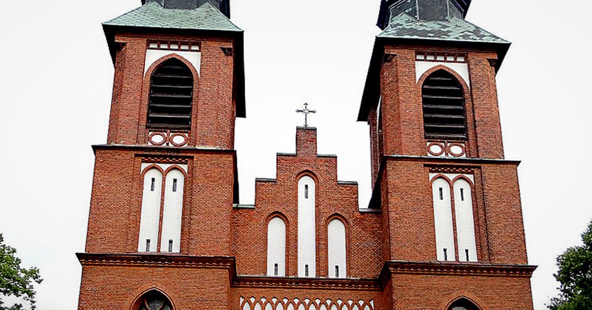 Kościół parafii Kościół Znalezienia Krzyża Świętego w Mokrelipie — zdjęcie