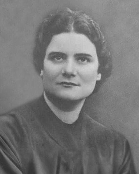 María Pilar Izquierdo Albero